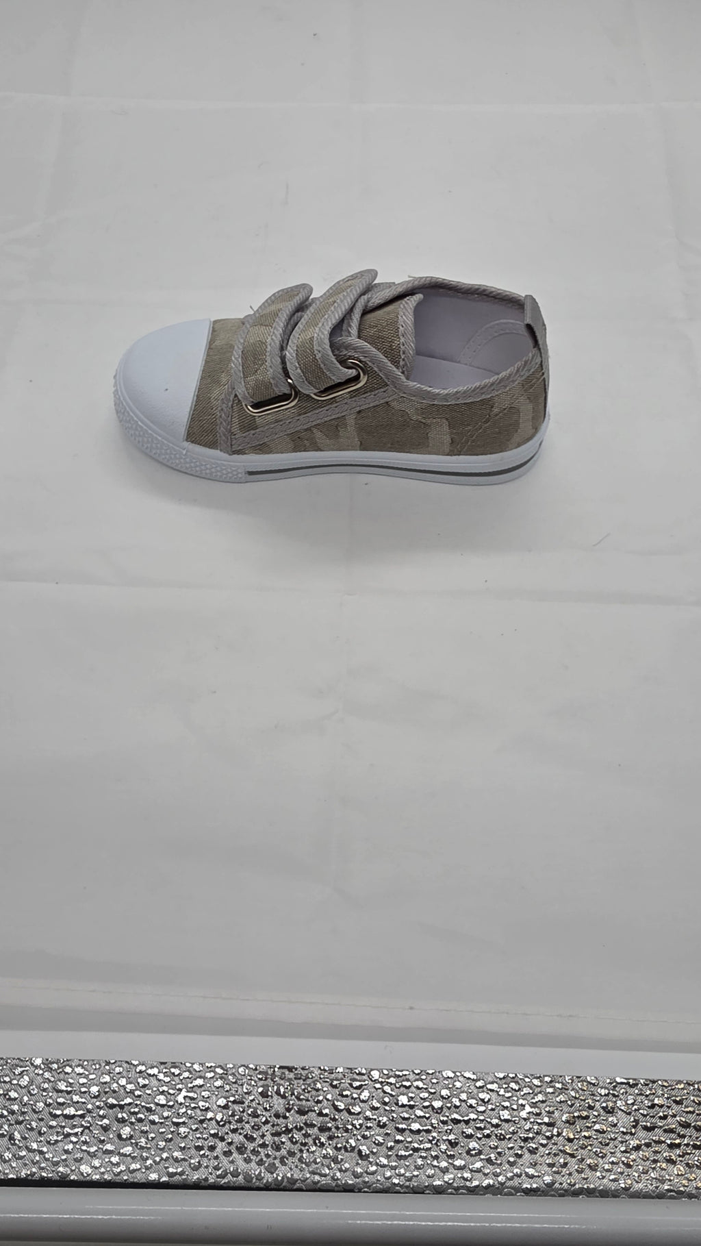 BOY CANVES PUMP