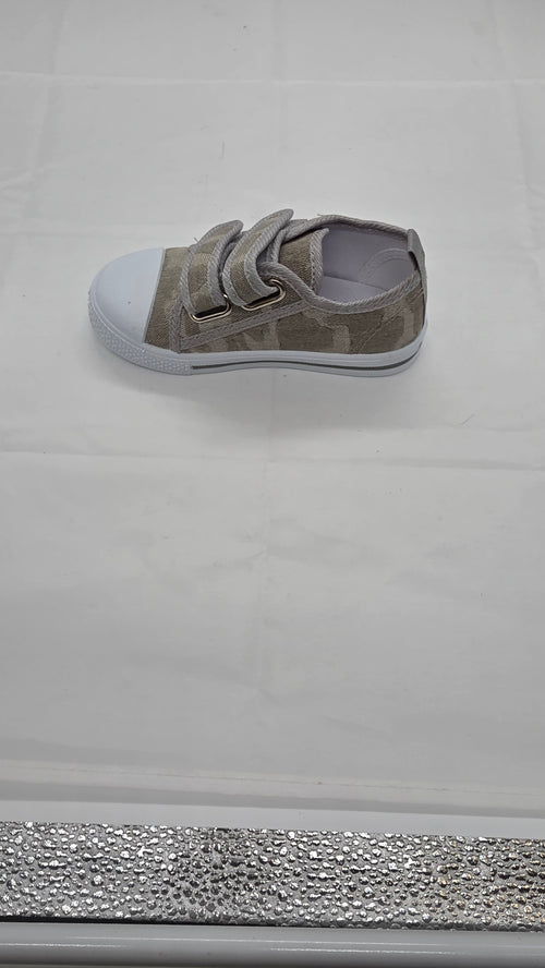 BOY CANVES PUMP