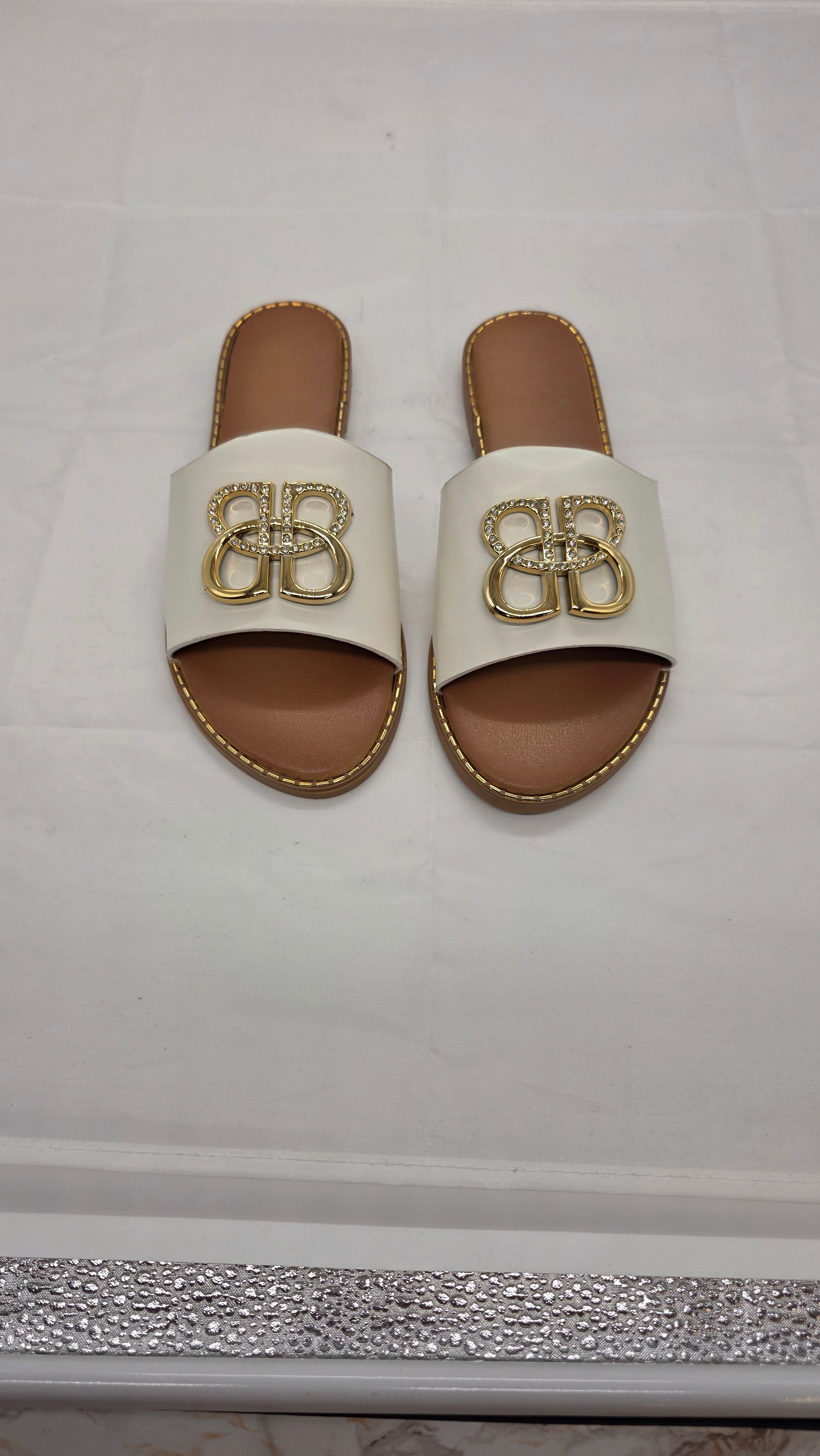 WOMEN SLIDERS