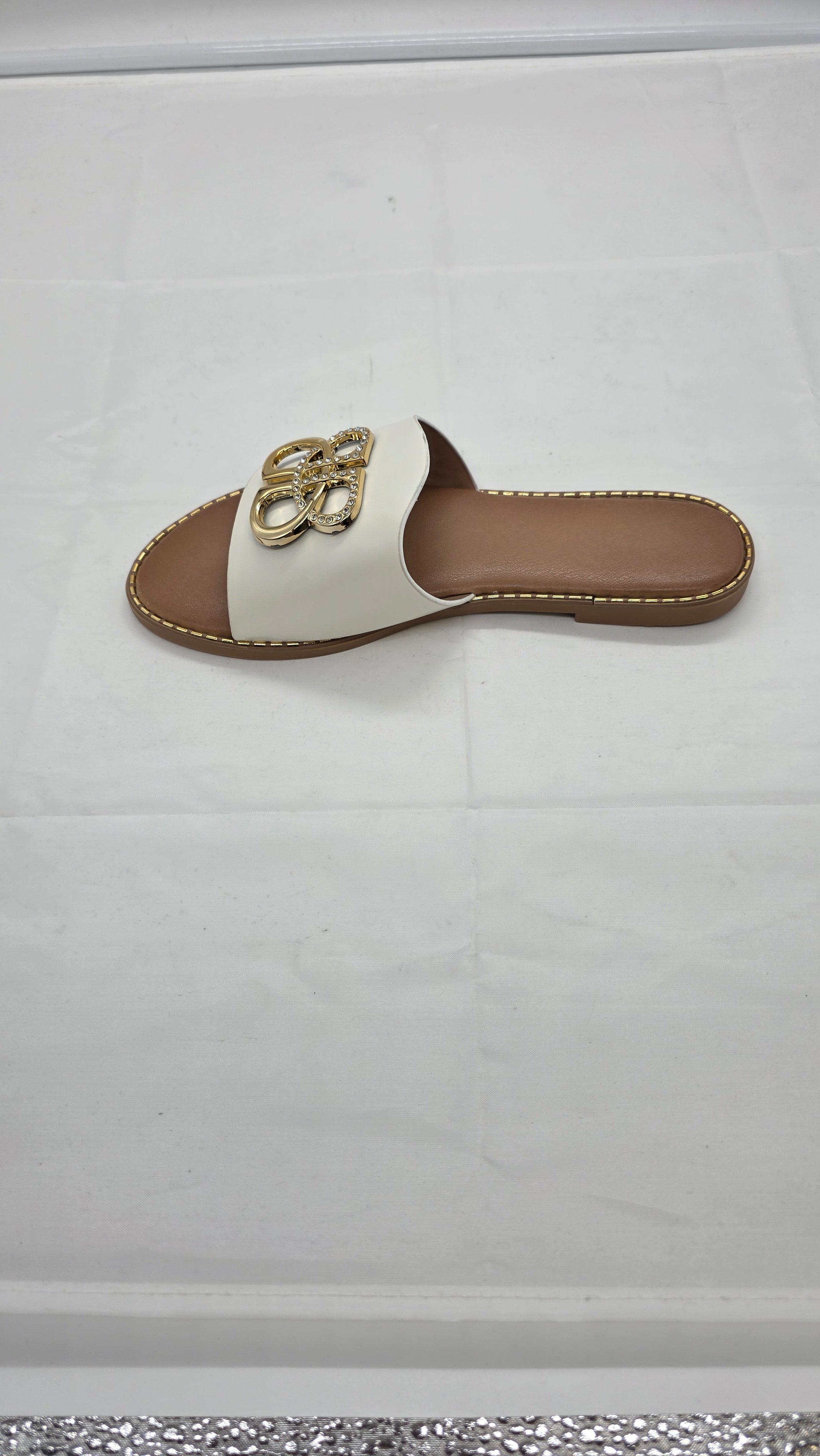 WOMEN SLIDERS